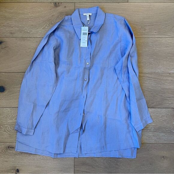 Handkerchief Linen Classic Collar Shirt in color Plum - Picture 6 of 8